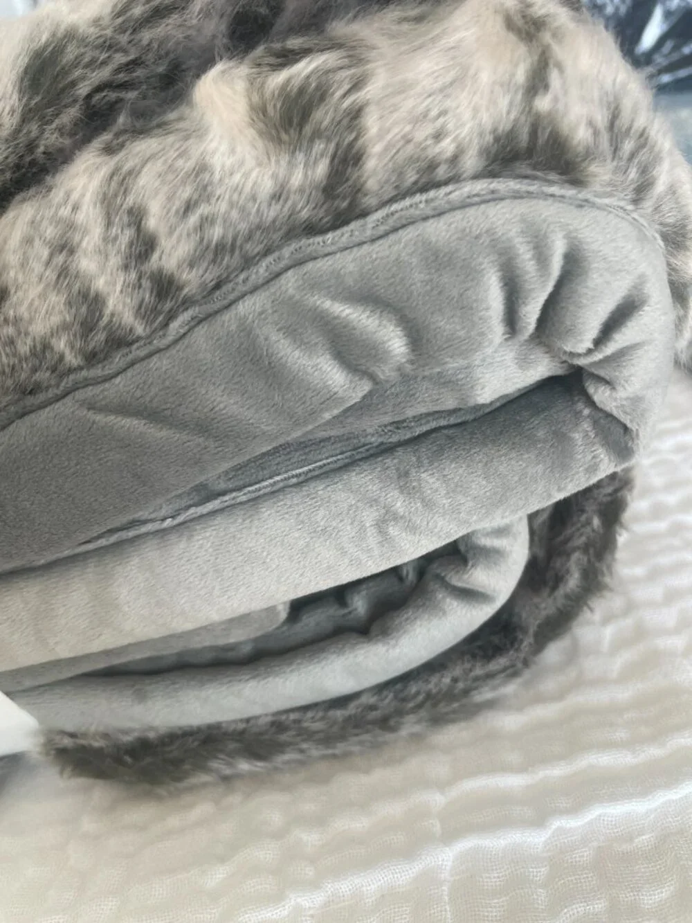 POTTERY BARN FAUX FUR RUCHED THROW BLANKET 60